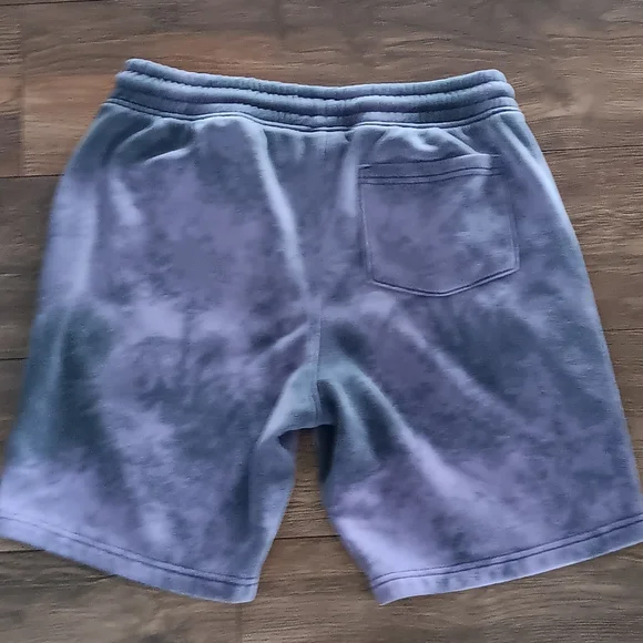 Toronto Raptors Shorts - Picture 2 of 3